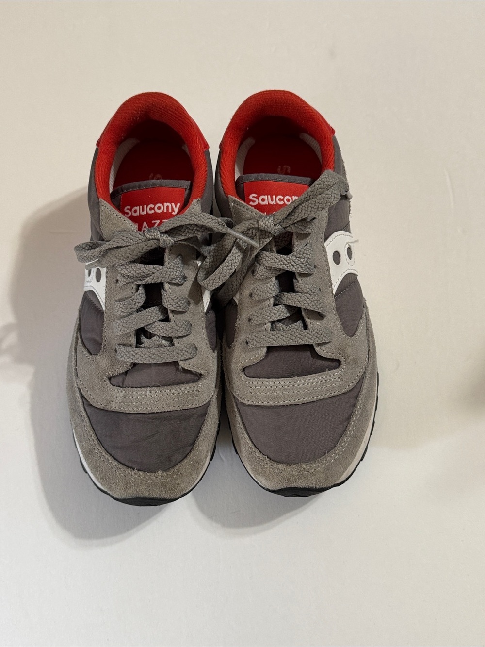 Saucony Gray & Red Boys / Mens Jazz Sneakers